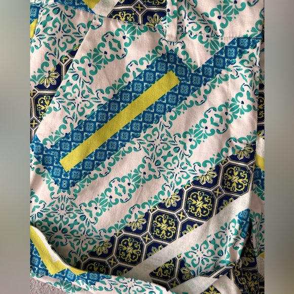 New York and Company pattern shorts size 2 - Picture 5 of 6